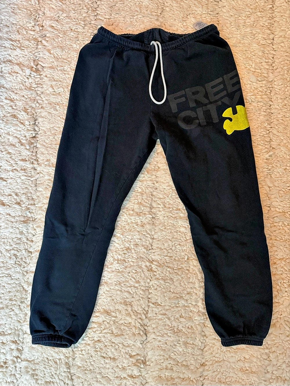 FREECITY Logo Sweatpants Black/navy & Yellow Small
